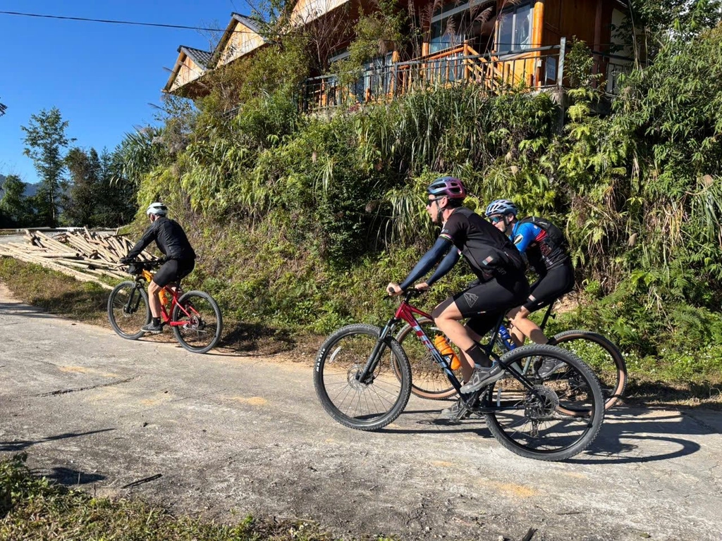 The Ultimate Ha Giang Cycling Experience: Journey Through Vietnam's Most Spectacular Mountain Paradise